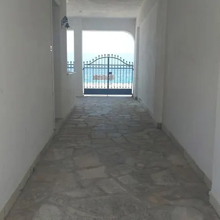 Mitzela Mare House