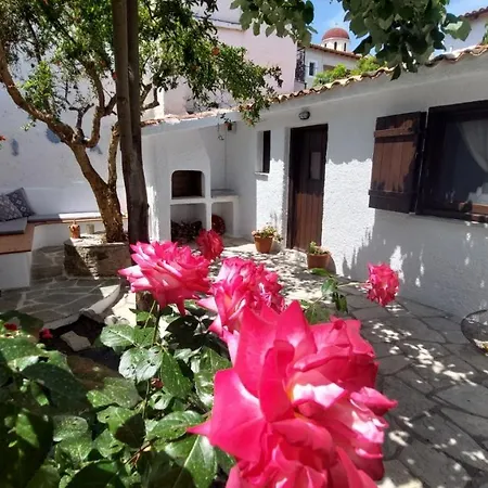 Дом отдыха Mitzela Mare House Амалиаполи