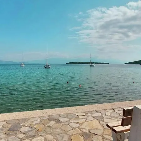 Дом отдыха Mitzela Mare House Амалиаполи