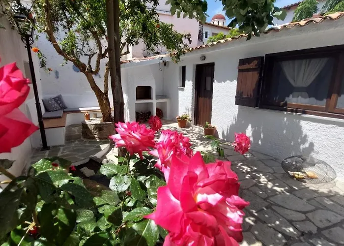 Holiday home Mitzela Mare House Amaliapoli